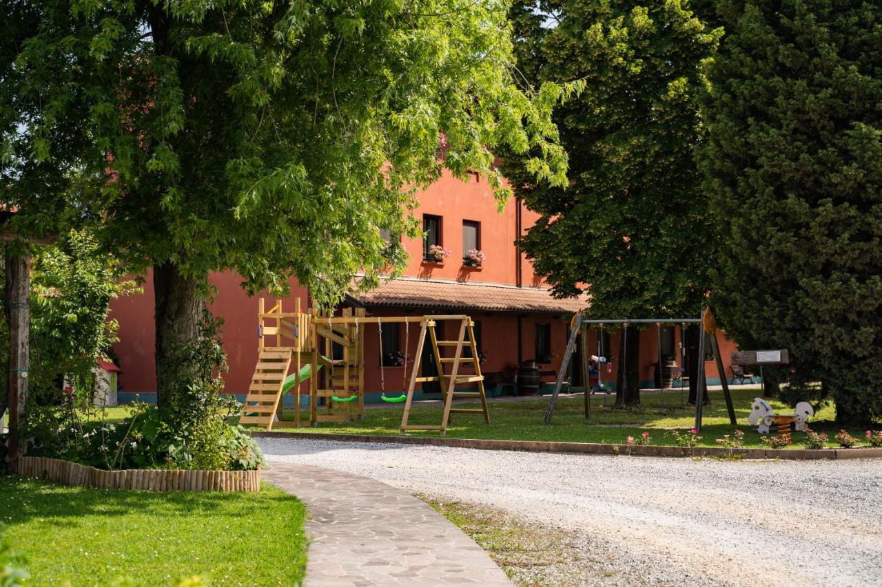 Agriturismo Isola Augusta Palazzolo dello Stella Exteriör bild