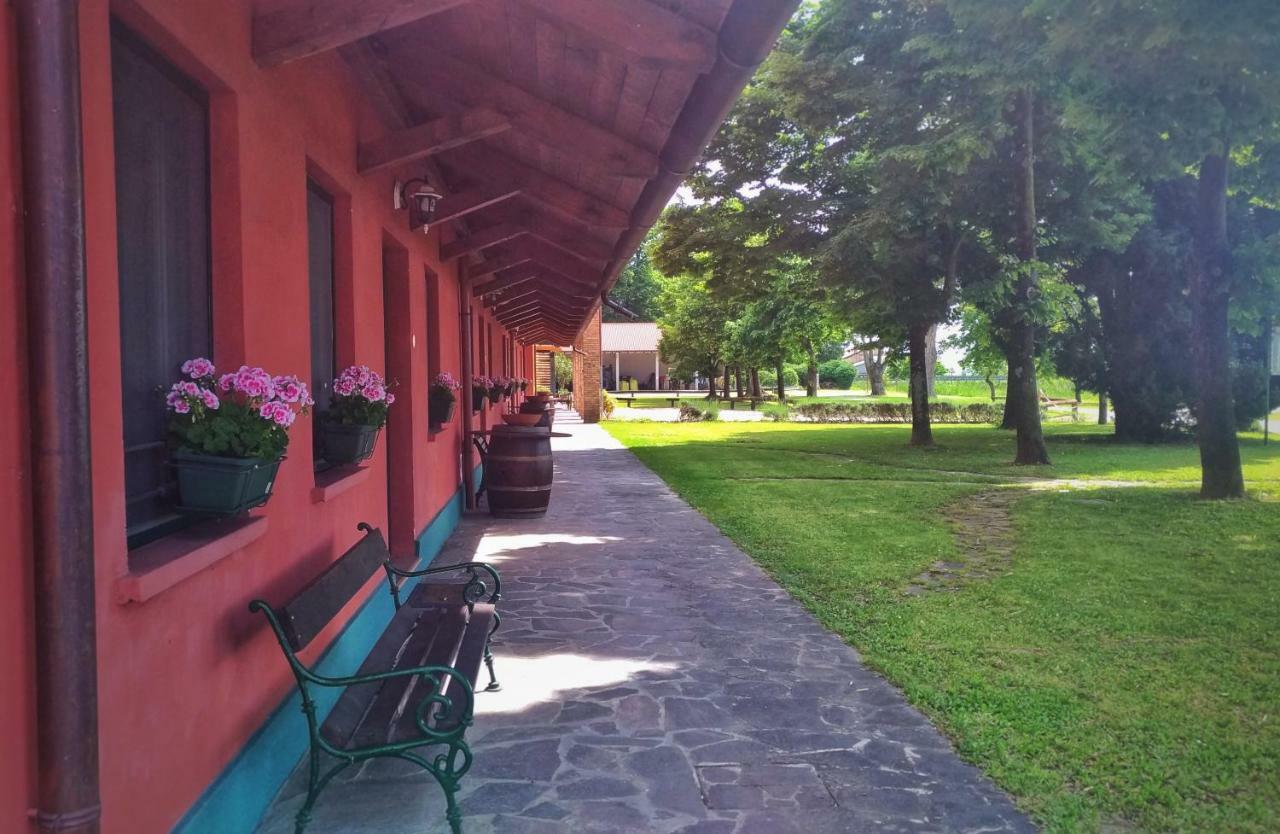 Agriturismo Isola Augusta Palazzolo dello Stella Exteriör bild